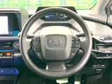 【純正革巻きステアリング】上質な革を使用することで、手にしっかり馴染みとても運転しやすいハンドルです♪