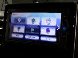 CD、DVD、Bluetooth、AM、FM、AUX、スマートフォン接続ができます。