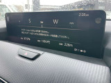 【マツダコネクト】  オーディオ操作、車両装備、ナビ案内など、統合的にモニターできる見やすいサイズのディスプレイです。