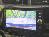 【バックカメラ】駐車時に後方がリアルタイム映像で確認できます。大型商業施設や立体駐車場での駐車時や、夜間のバック時に大活躍!運転スキルに関わらず、今や必須となった装備のひとつです!