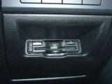 【ETC車載器】ビルドイン型で見た目もすっきりです!運転席の足元にございます。料金所での手間を解消します。通行券を取る際幅寄せに気を使う必要もありません。