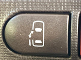【パワースライドドア】スマートキーや運転席のスイッチでスライドドアの開閉が可能♪電動だから力を入れてドアを開ける必要が無く、小さいお子様でも、重い荷物を持っている時もラクに開け閉めできます♪