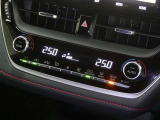 【オートエアコン】車内温度を感知して自動で温度調整をしてくれるのでいつでも快適な車内空間を創り上げます!どの席に座っても快適なドライブが楽しめます♪
