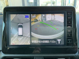 『アラウンドビューモニター』は、空から見下ろすような視点で、スムースな駐車と安全確認をサポートします。