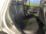 後部座席も気になるようなキズ・汚れやへたり等、大きなダメージはなく、良好な状態です。