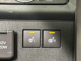 寒い日のドライブを快適にする運転席&助手席シートヒーターが付いてます。アクセサリーソケット(12V/120W)も装備されています。