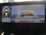 バックガイドモニターを装備しています、車庫入れもラクラクです。パノラミックビューモニターを搭載しています、上からの画像も表示されます。