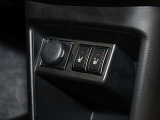 運転席、助手席にはシートヒーターが付いています。