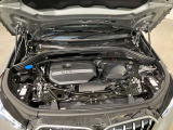 BMW 1.5L 直列3気筒ツインパワーターボ ガソリンエンジン :バルブトロニック(無段階可変バルブリフト)、ダイレクトインジェクションシステム、ダブルVANOS(吸排気無段階可変バルブタイミング)