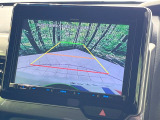 【バックカメラ】駐車時に後方がリアルタイム映像で確認できます。大型商業施設や立体駐車場での駐車時や、夜間のバック時に大活躍!運転スキルに関わらず、今や必須となった装備のひとつです!