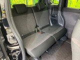 後部座席も気になるようなキズ・汚れやへたり等、大きなダメージはなく、良好な状態です。