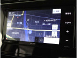 純正ナビを装備。タッチパネル式で使いやすく、お出かけもラクラクです。