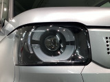 LEDヘッドライトは、点灯の瞬間から最大光量を発揮し、突然暗くなるトンネルなどでの安定感を高めます。