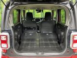後席を格納すると、これだけの広さが!シーンに合わせたシートアレンジで、大きな荷物も積むことが出来ます♪