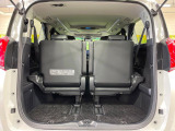普段のお買い物や通勤、送迎等に十分な荷室スペースを確保しております。セカンドシートを倒すと、大きな荷物の積載も可能です♪