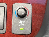 【シートベンチレーション】夏場は涼しい風でお尻や背中の熱やムレを防ぎ、冬はエアコンよりも早く温まってポカポカに!季節を問わず快適に過ごせます。
