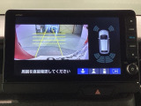バックをするとき自動でリアの様子が映る『リアカメラ』付き! 画面で確認しながらバックが出来るので駐車の時も安心です。