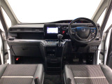 【前方視界】開放的な前方視界!運転がしやすく疲れにくいです♪窓が大きく、見通しがとっても良いおクルマですよ♪