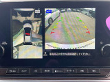 アラウンドビューモニターです。上空からお車の周りを見る感覚で表示されますので、車庫入れも簡単