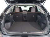 広々としたラゲージスペースを備えています。大きなものや長さのある荷物もしっかりと積み込めます。