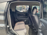 後部座席も当然、綺麗・清潔に仕上げております。内装の綺麗なお車は気持ちが良いですし、コンディションのいい車が多いです。前のユーザーが丁寧に使っていた証拠です。