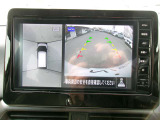 アラウンドビュ-モニタ-装備。上から見下ろしているような映像が表示されるので、車庫入れ時も安心です!