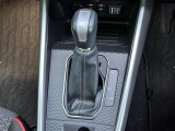 【シフトレバー】シフトの操作がしやすく快適なドライブを楽しんでいただけます!