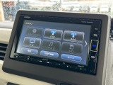 ホンダ純正ナビなのでダッシュボードにスッキリと収まっています。土地勘の無い所でも道に迷わず安心ですね!。AVも色々視聴でるのでドライブも楽しくなりますよ!
