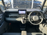 ドライバー目線の画像です。室内や視界もとても広いため運転しやすいですよ。ぜひご来店の際はお掛け下さい。