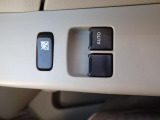 前席の窓の開閉は電動になりますので、便利ですよね。
