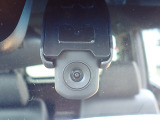 ◆【ドライブレコーダー】映像・音声などを記録する自動車用の装置です。もしもの事故の際の記録はもちろん、旅行の際の思い出としてドライブの映像を楽しむことができます。