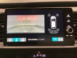 バックでの車庫入れも安心です! リアカメラが付いているバックモニター付のナビディスプレーを装備しております。バンパーについているソナーや、操作線もついており距離感も画面から確認できます。