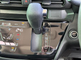 【シフトレバー】シフトの操作がしやすく快適なドライブを楽しんでいただけます!