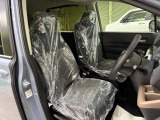 クッション性とホールド性がある運転席・助手席シートとなっております♪