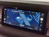 新インフォテイメントシステム「Pivi Pro」に搭載される3Dサラウンドカメラシステム。車輌AIにより車輌を含む周囲の映像を立体的に表示。よりスムーズな駐車や発進が可能となります。