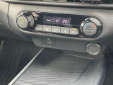 オートエアコンなので車内を快適温度にキープ!