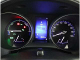 とっても見やすいメーターです。夜間時はラグジュアリーな気分にさせてくれる照明が魅力ですので、夜のドライブも楽しみになりますよ♪