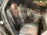 後部座席も気になるようなキズ・汚れやへたり等、大きなダメージはなく、良好な状態です。