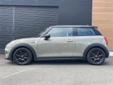 ◆LIBERALAは、輸入車選びの新たなスタイルを提案するインポート・セレクト・ブランドです。オーナー様となる方がクルマから直接感じる感性を第一にした、最良の一台との出会いをコーディネートいたします。