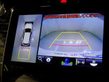 バックモニターも装備しております。バックギアに入れるとナビ画面に車の後方が映し出されます。これで後方確認も安心!