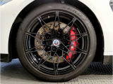 【BMWアロイホイル】軽量かつ強度に拘ったアロイホイル。走行性能ポテンシャルを引き出す設計。車の足元を引き締めてくれる大きなポイントはアロイホイルです。