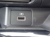 車内にUSBハブがありスマホやゲームの充電などとっても便利です♪