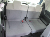 リヤシートもスペース確保されており快適空間☆