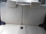 後部座席も広々です!目立った汚れや傷もなく綺麗です!納車の際にはルームクリーニングを実施しております!