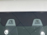 【スズキ セーフティサポート】走行中に前方の車両等を認識し、衝突しそうな時は警報とブレーキで衝突回避と被害軽減をアシスト。より安全にドライブをお楽しみいただけます。