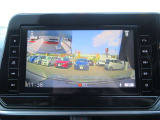 車を上から見下ろしているかのような映像で周囲の状況を確認できるアラウンドビューモニター。狭い駐車場や駐車が苦手な方でも安心。