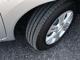 純正のホイールカバーが付いています。タイヤの残り溝は御来店時に御確認下さい。