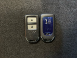 【スマートキー】持っているだけでエンジン始動や、ドアロックの開閉まで出来ちゃう賢く便利なスマートキーを装備!イモビライザーでセキュリティー対策もOK!