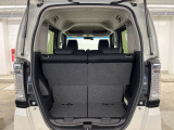 普段のお買い物や通勤、送迎等に十分な荷室スペースを確保しております。セカンドシートを倒すと、大きな荷物の積載も可能です♪