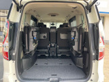 後席を格納すると、これだけの広さが!シーンに合わせたシートアレンジで、大きな荷物も積むことが出来ます♪